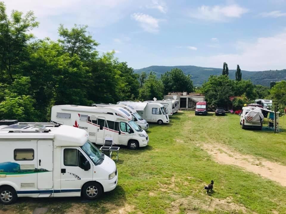 Camping In Clisura Dunarii Eselnita Exterior foto