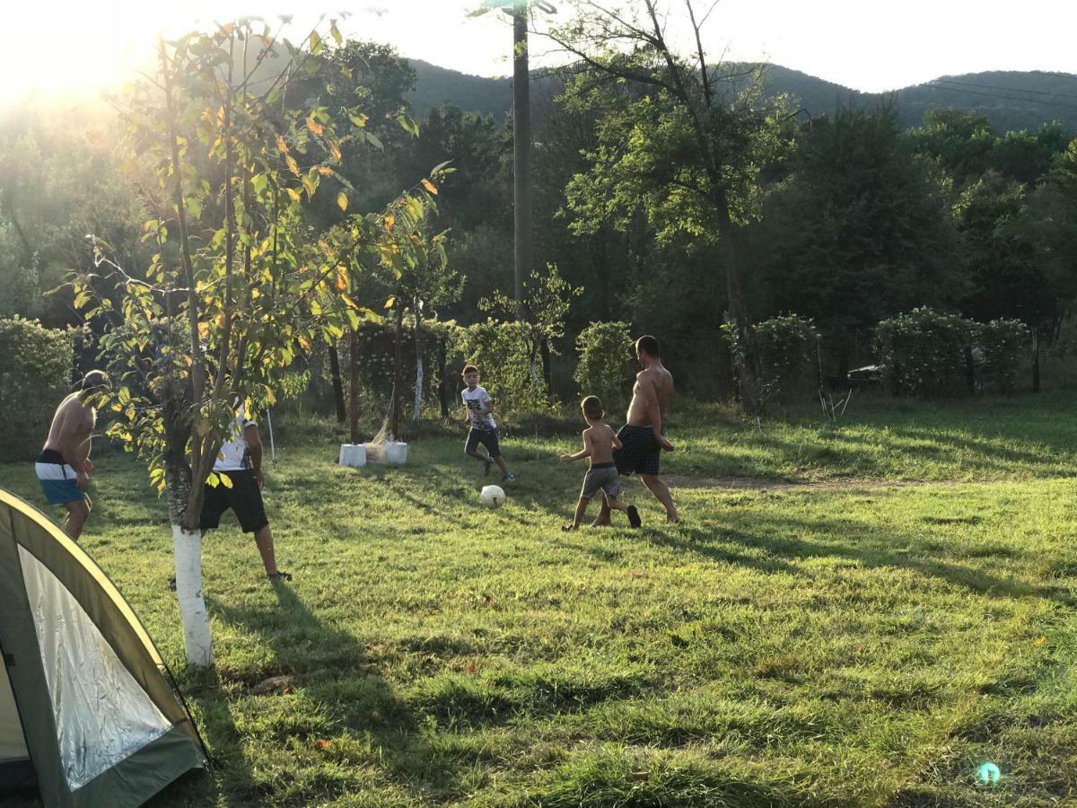 Camping In Clisura Dunarii Eselnita Exterior foto