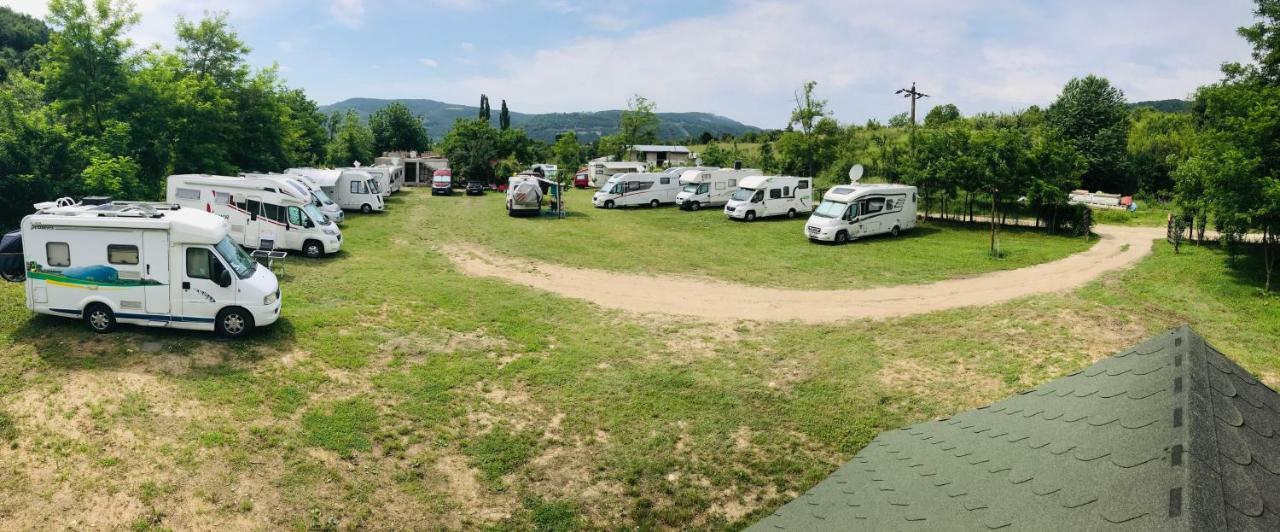 Camping In Clisura Dunarii Eselnita Exterior foto
